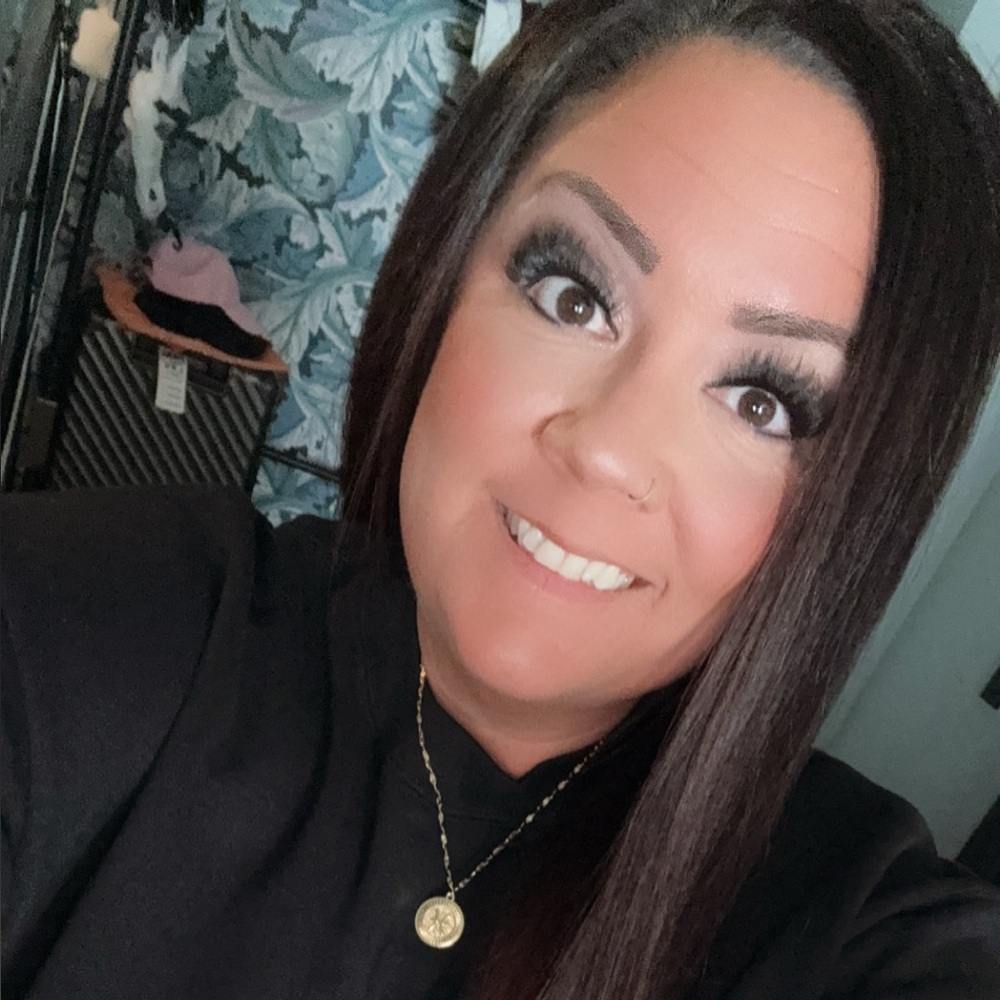 Meet your Posher, Danielle